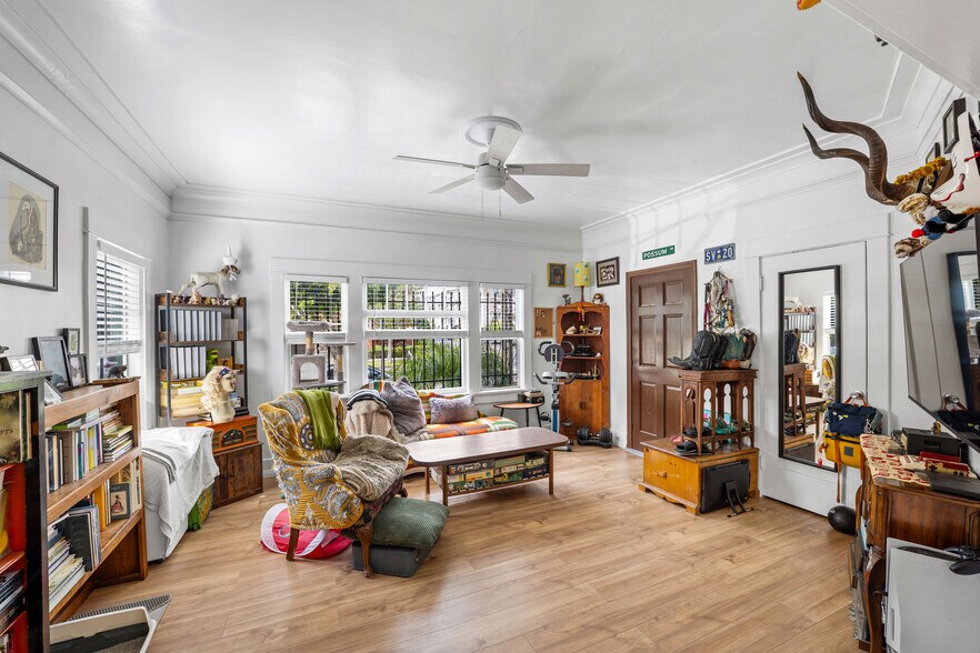 More Photos Of 204 S Serrano Ave, Los Angeles Apartments For Sale