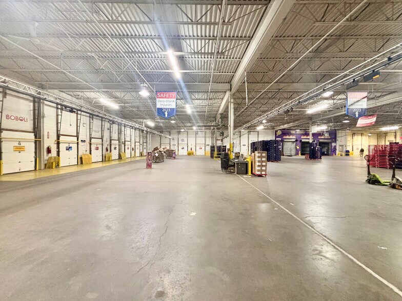 More Photos Of 328 Selleck St, Stamford Food Processing For Lease