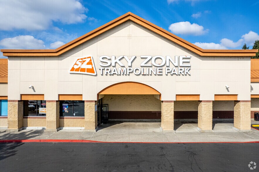 More Photos Of 5000 E Fourth Plain Blvd, Vancouver Unknown For Lease