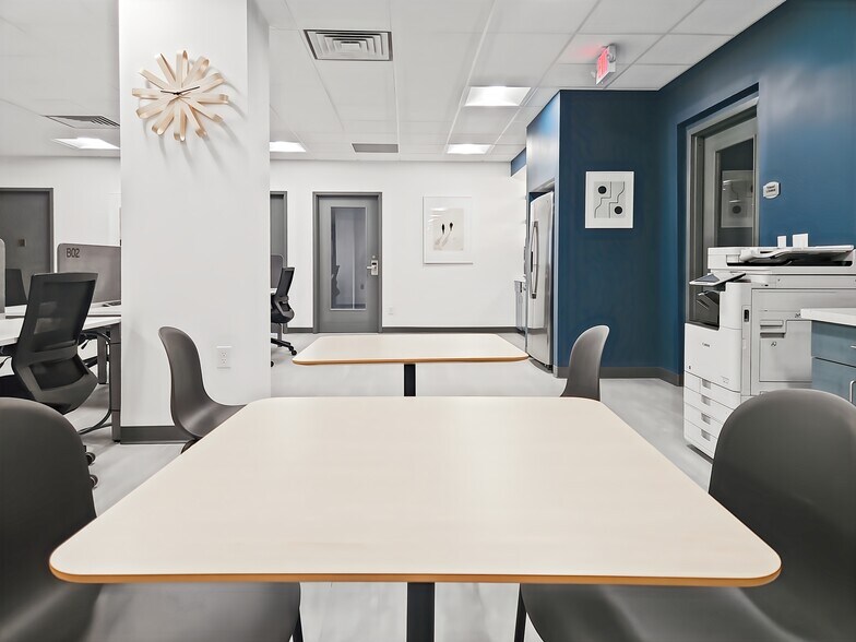 More Photos Of 3901 W 86th St, Indianapolis Coworking Space