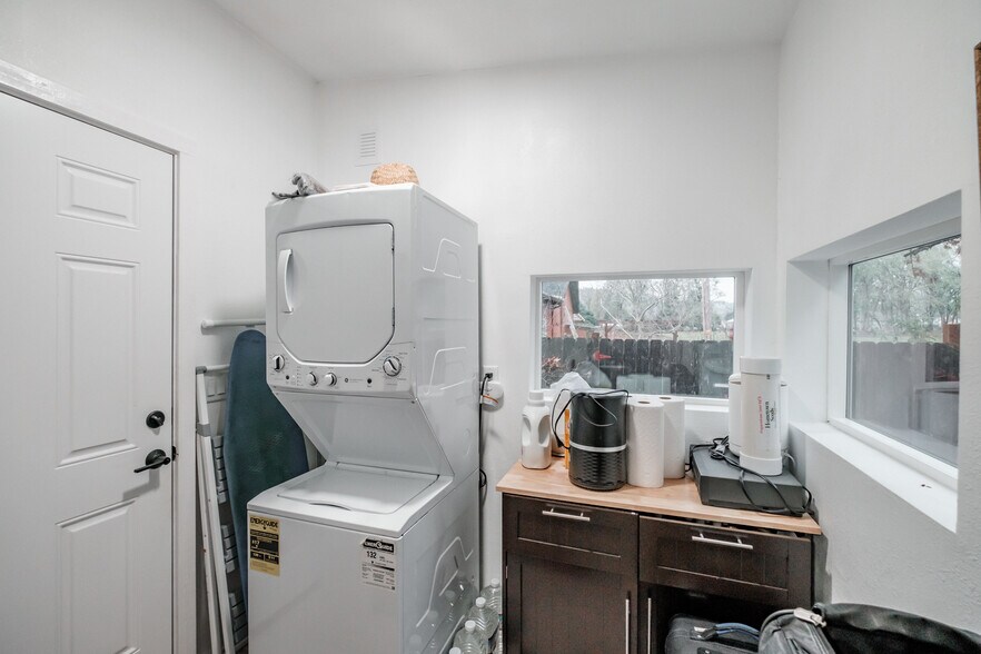 More Photos Of 909 Curry Rd, Roseburg Specialty For Sale
