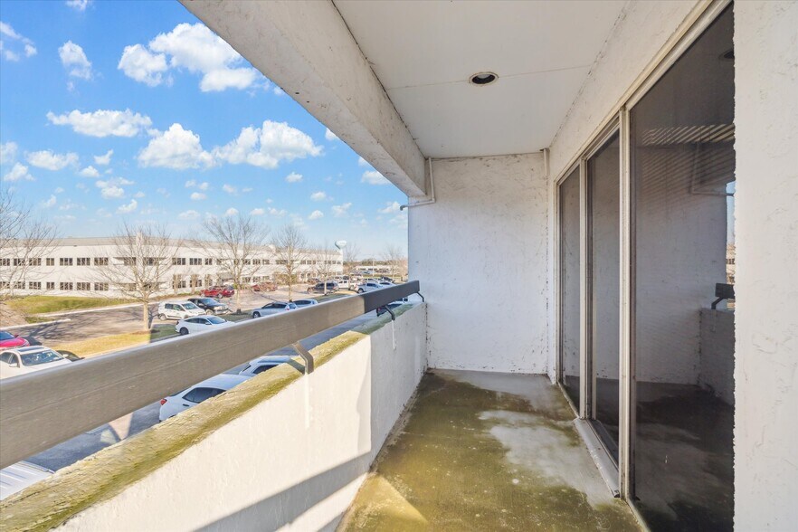 More Photos Of 17041 El Camino Real, Houston Office Residential For Sale