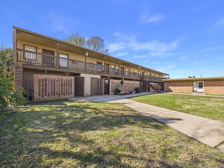 Primary Photo Of 1349 Jefferson Dr, Port Arthur Apartments For Sale