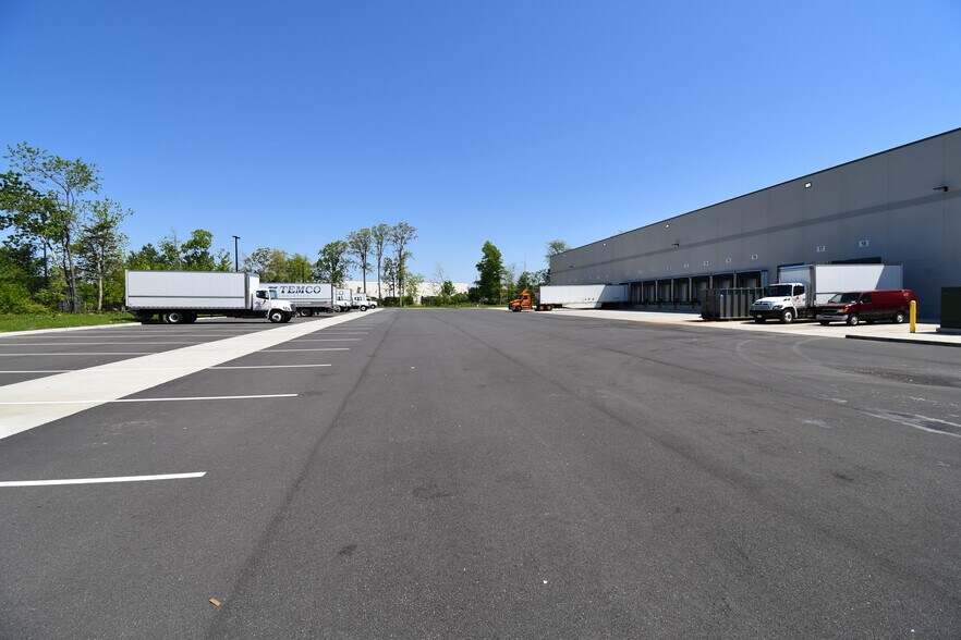 More Photos Of 124 Route 17K, Newburgh Distribution For Lease