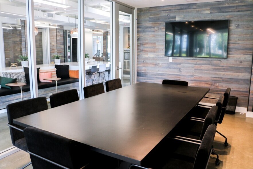 More Photos Of 100 E MacArthur Blvd, Santa Ana Apartments For Lease