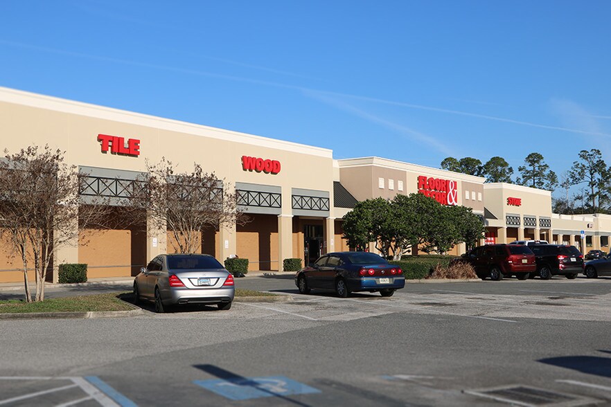 More Photos Of 8102 Blanding Blvd, Jacksonville Unknown For Lease