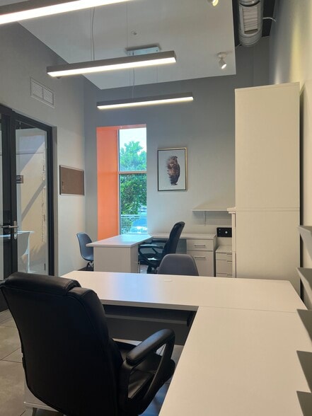 More Photos Of 7500 NW 25th St, Miami Office For Sale