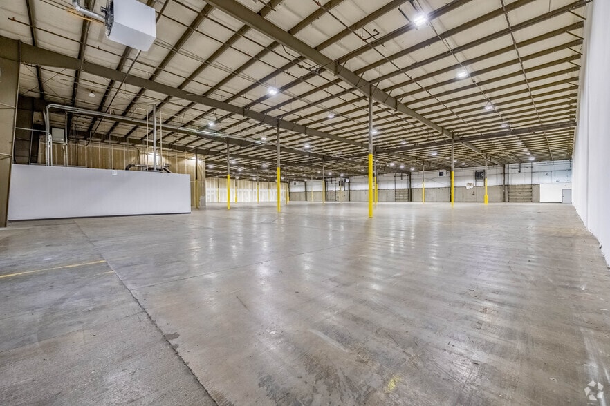 More Photos Of 10083-10095 International Blvd, Cincinnati Warehouse For Lease