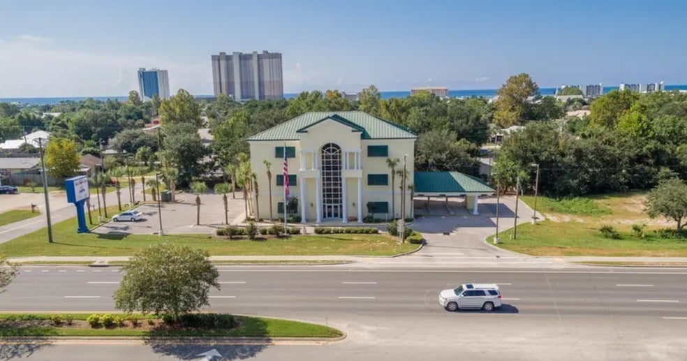 Primary Photo Of 16901 panama city beach Pky, Panama City Beach Medical For Sale