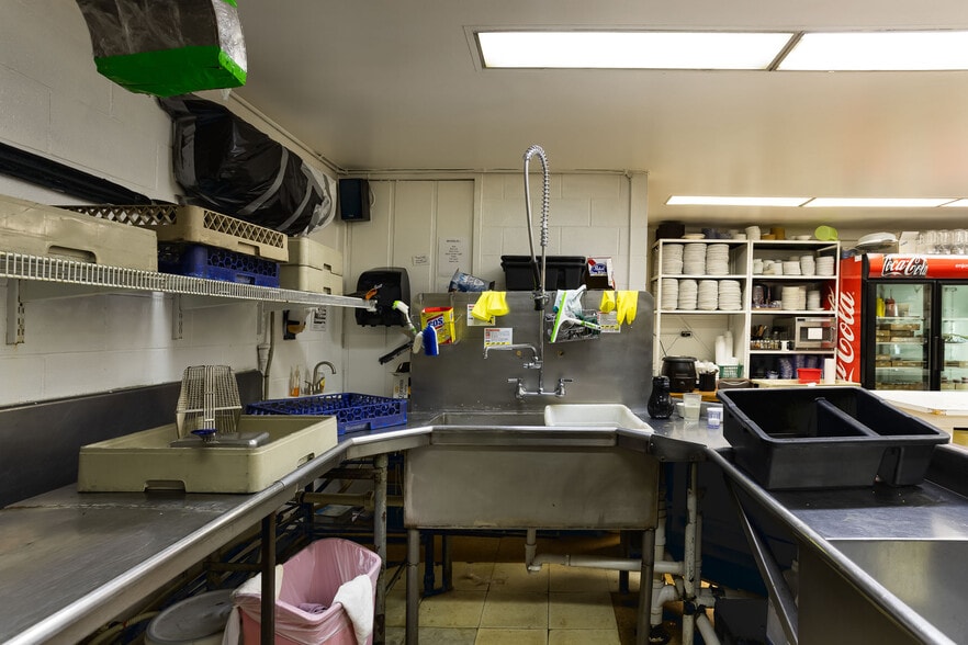 More Photos Of 400 Main St, White Pine Hotel For Sale