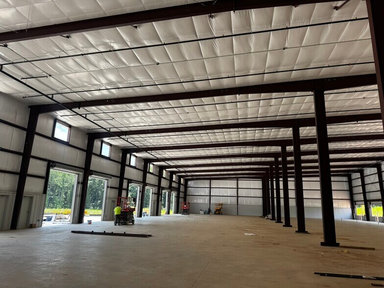 More Photos Of 40 Ellen Sims Ct, Newnan Warehouse For Lease
