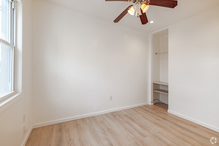 More Photos Of 147 Avenue E, Bayonne Storefront Retail Residential For Sale