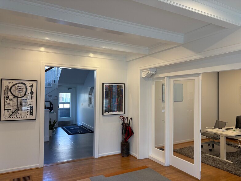 More Photos Of 614 Boylston Ave E, Seattle Office For Sale