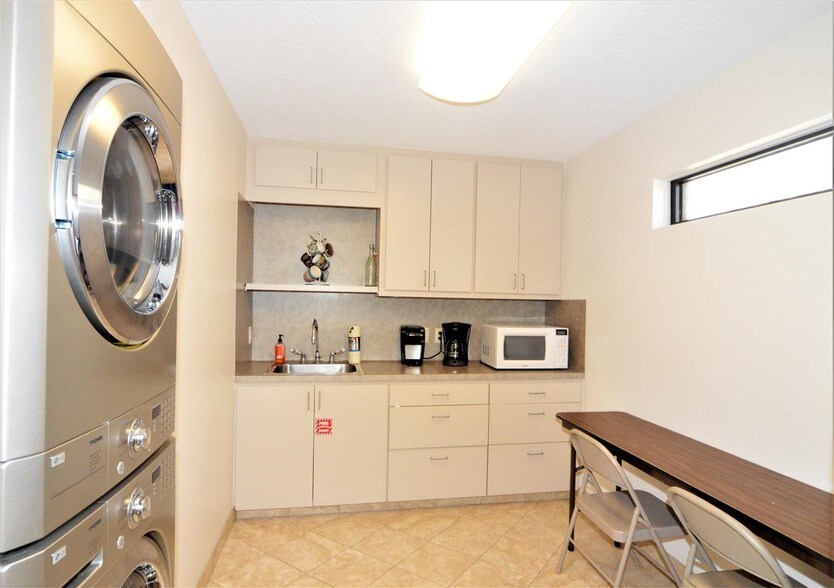 More Photos Of 12325 Scarsdale Blvd, Houston Medical For Sale