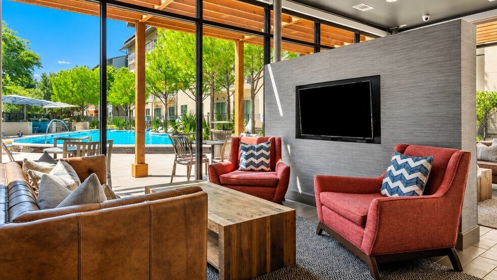 More Photos Of 660 Yorktown St, Dallas Apartments For Sale