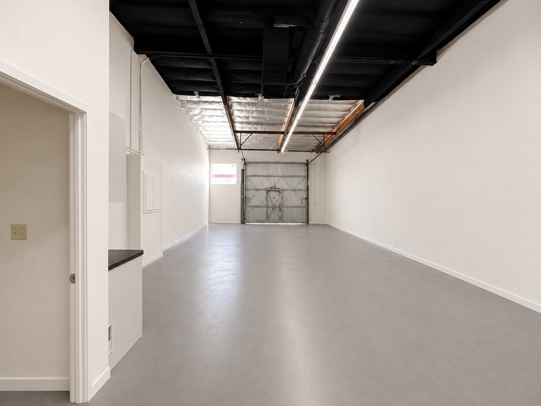 More Photos Of 9035 Eton Ave, Canoga Park Unknown For Lease