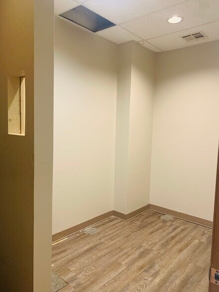 More Photos Of 3201 E Memorial, Edmond Office For Sale