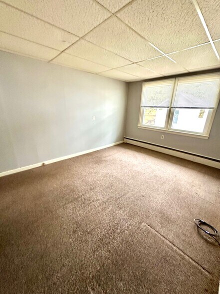 More Photos Of 862 Iron Ridge Rd, Spring Grove Apartments For Sale