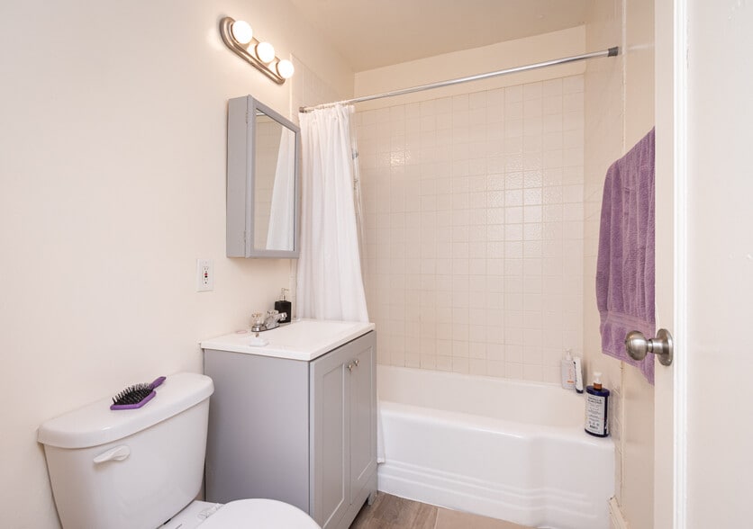 More Photos Of 2226-2230 Sutterville Rd, Sacramento Apartments For Sale