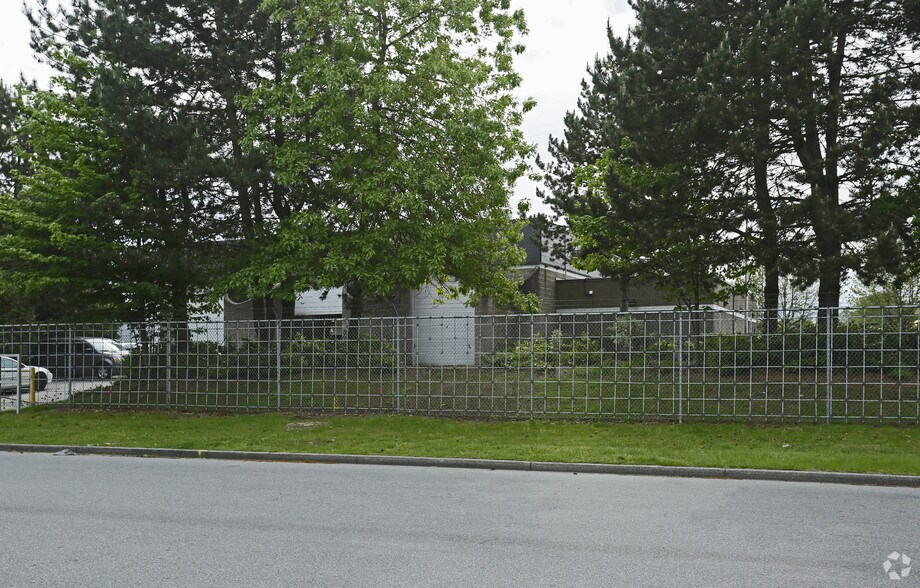 More Photos Of 11469 Kingston St, Maple Ridge Service For Lease