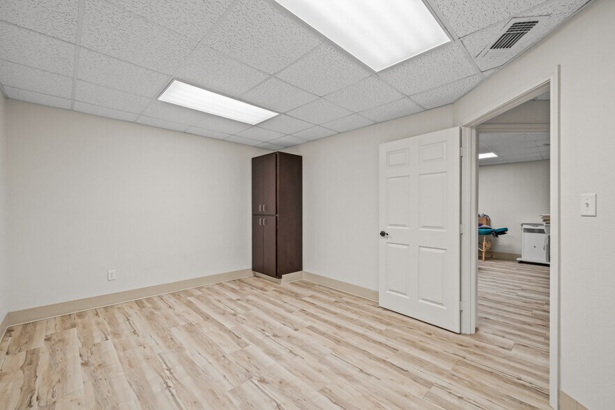 More Photos Of 1120 W Loop 289, Lubbock Medical For Lease