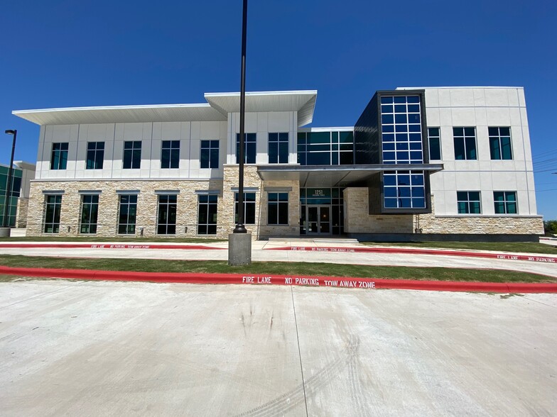 More Photos Of 1251 Sadler Dr, San Marcos Unknown For Lease