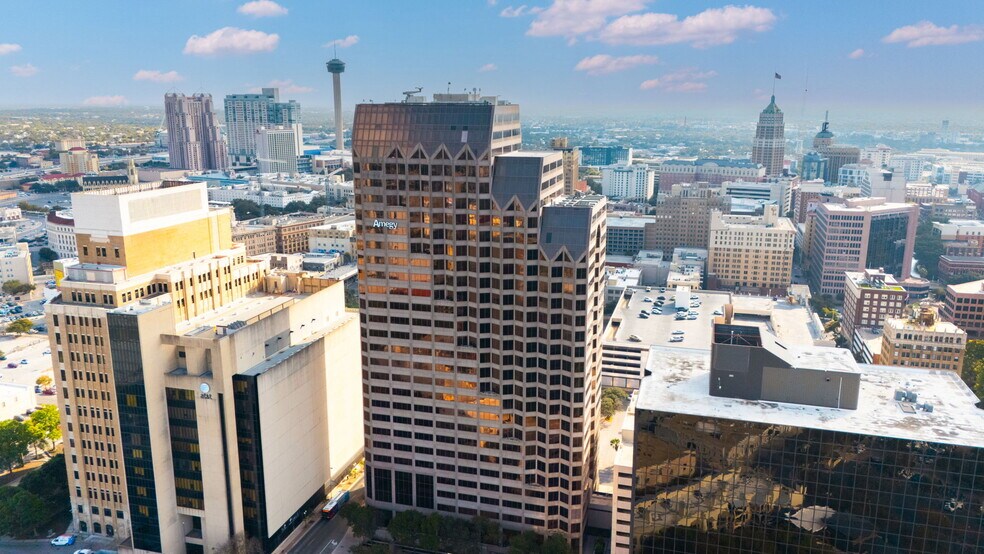 More Photos Of 300 Convent St, San Antonio Office For Lease