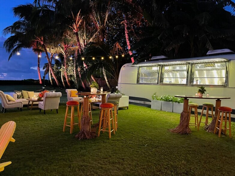 More Photos Of 65 Hana Hwy, Paia Restaurant For Lease