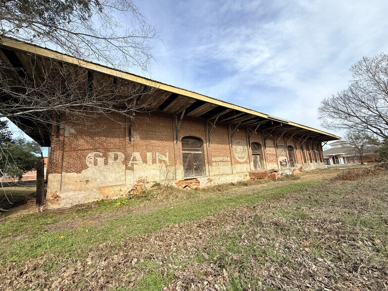 More Photos Of 300 S Randolph Ave, Eufaula Industrial For Sale