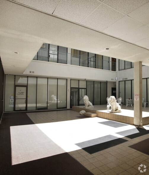 More Photos Of 8619 Reseda Blvd, Northridge Medical For Lease