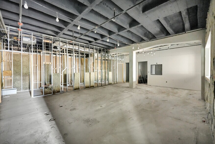 More Photos Of 201 E Illinois Ave, Midland Office For Sale