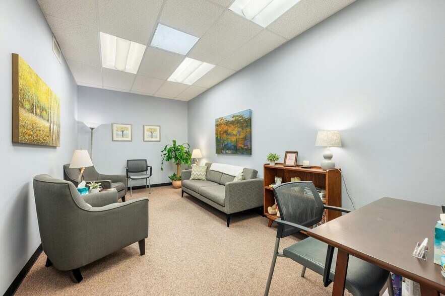 More Photos Of 2413-2415 Greenlawn Pky, Austin Office For Sale