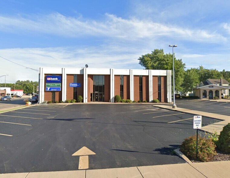 Primary Photo Of 300 First Ave, Rock Falls Bank For Lease