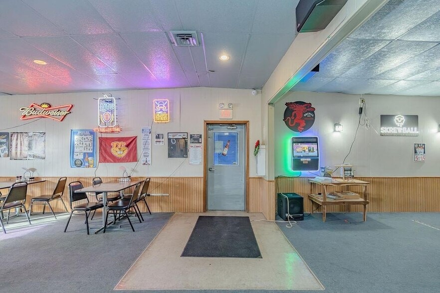 More Photos Of 100 E Jackson St, Okabena Restaurant For Sale