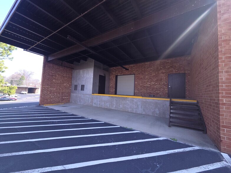 More Photos Of 1826 Albertson Rd, High Point Manufacturing For Lease