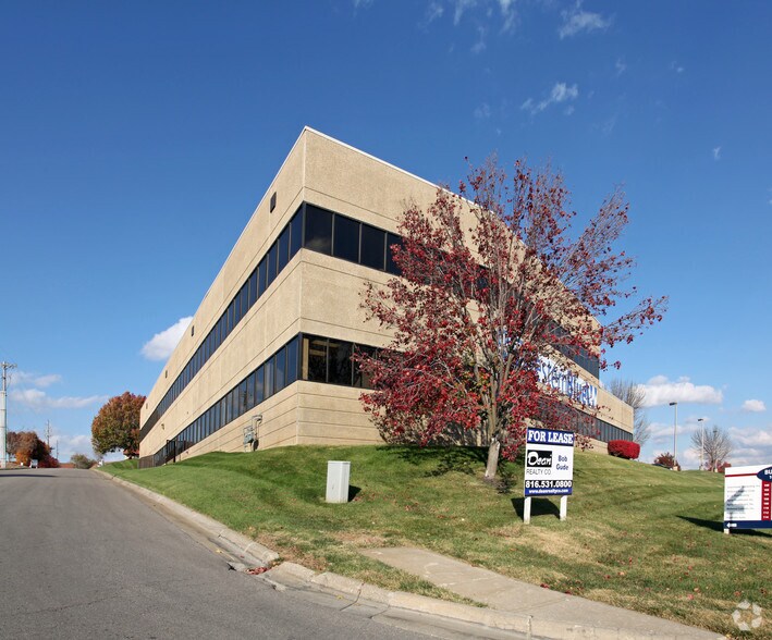 More Photos Of 1155-1220 Adams St, Kansas City Office For Lease