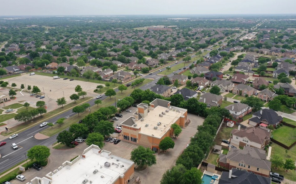 More Photos Of 1205 E Debbie Ln, Mansfield Freestanding For Lease