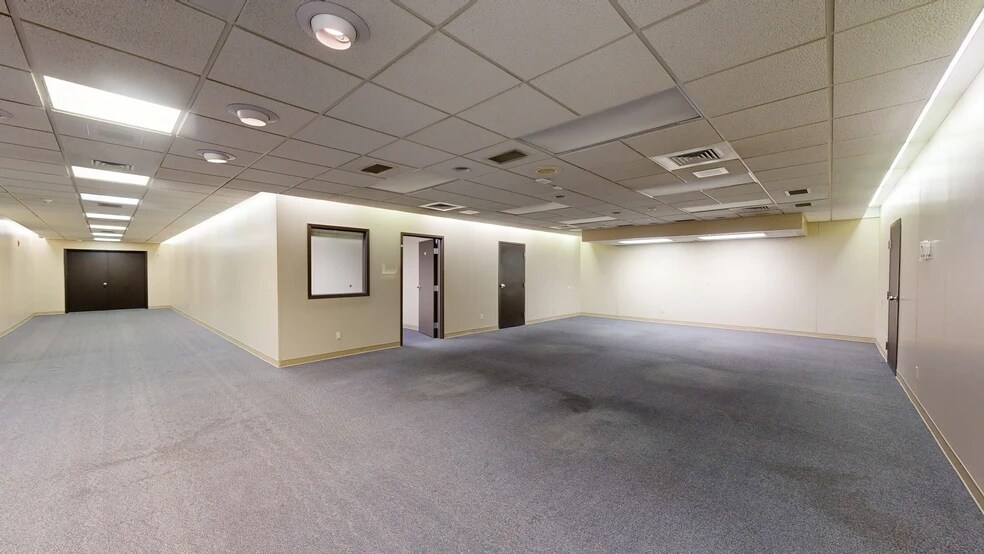 More Photos Of 4802 Texas Blvd, Texarkana Office For Sale
