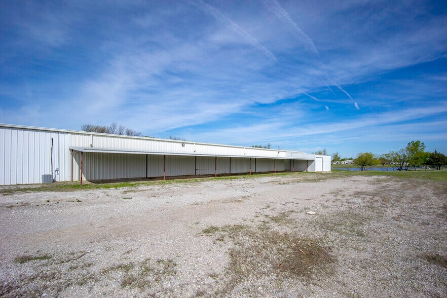 More Photos Of 6121 Highway 177, Shawnee Warehouse For Lease