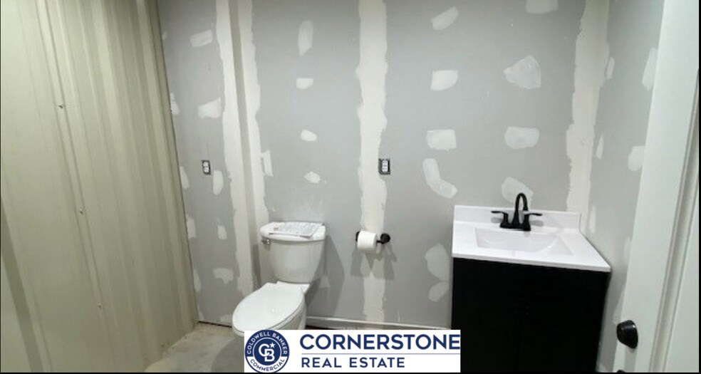 More Photos Of 214 Jon St, Glenrock Industrial For Sale