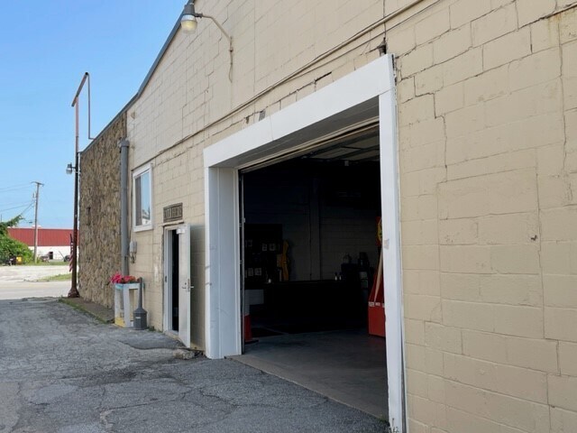 More Photos Of 720 E Lincolnway, Laporte Warehouse For Sale