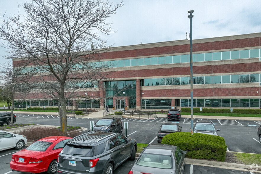 More Photos Of 973 Featherstone Rd, Rockford Office For Lease