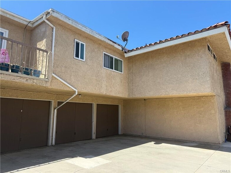 More Photos Of 16662 Blanton St, Huntington Beach Apartments For Sale