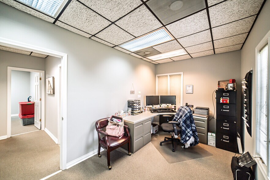 More Photos Of 3140 Parisa Dr, Paducah Office For Sale