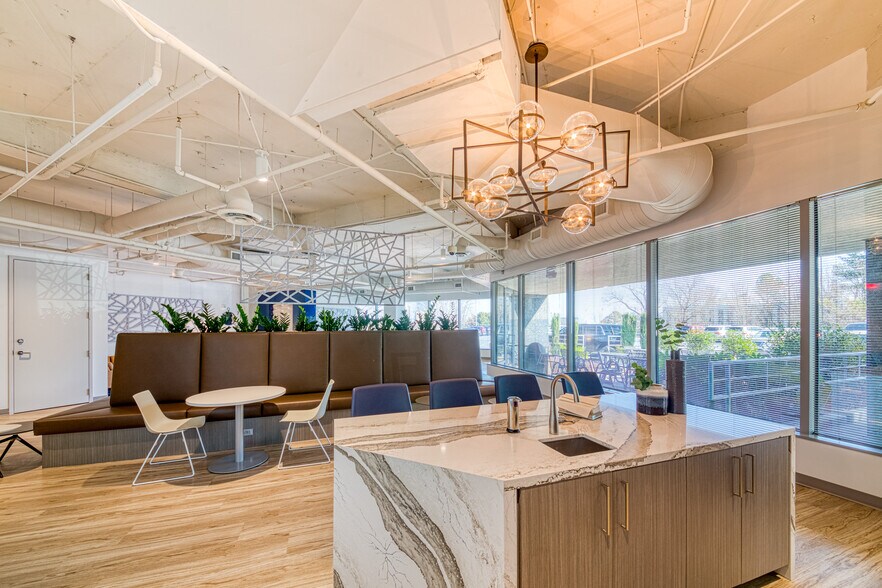 More Photos Of 780 Johnson Ferry Rd NE, Atlanta Office For Lease