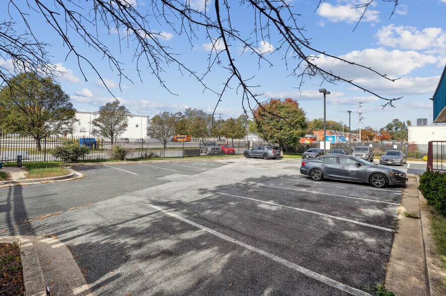 More Photos Of 631 Cherry Hill Rd, Baltimore Medical For Sale