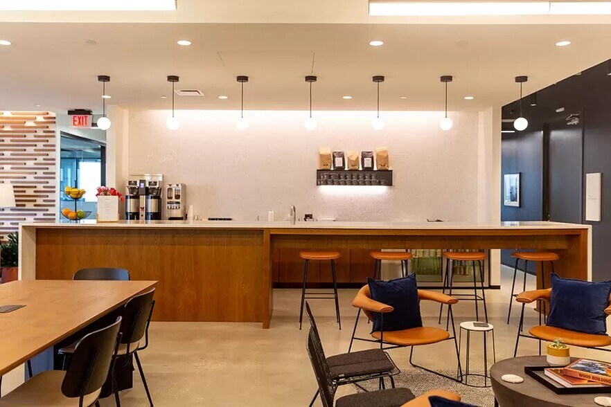 More Photos Of 401 E Jackson St, Tampa Coworking Space