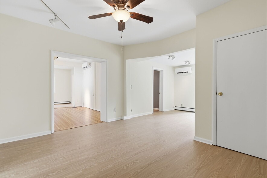 More Photos Of 168 White Horse Ave, Hamilton Office For Sale