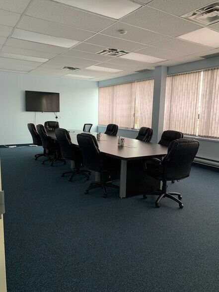 More Photos Of 200 Matheson Blvd W, Mississauga Medical For Lease