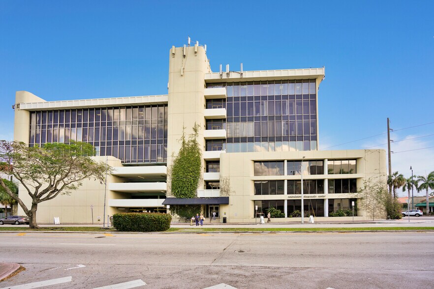 More Photos Of 747 Ponce de Leon Blvd, Coral Gables Medical For Sale